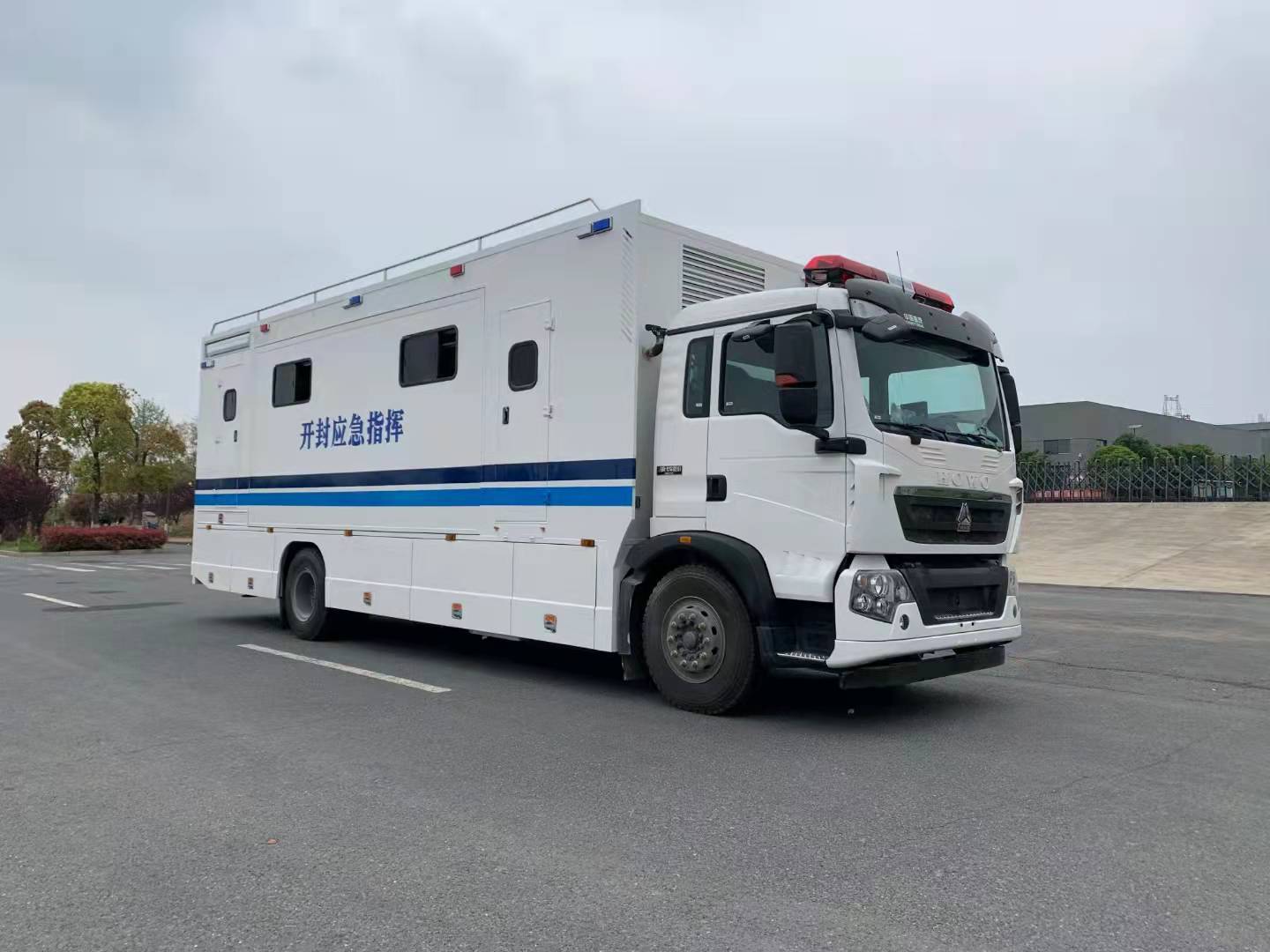 重汽豪沃應急指揮車 雙側擴展，高效保障應急行動